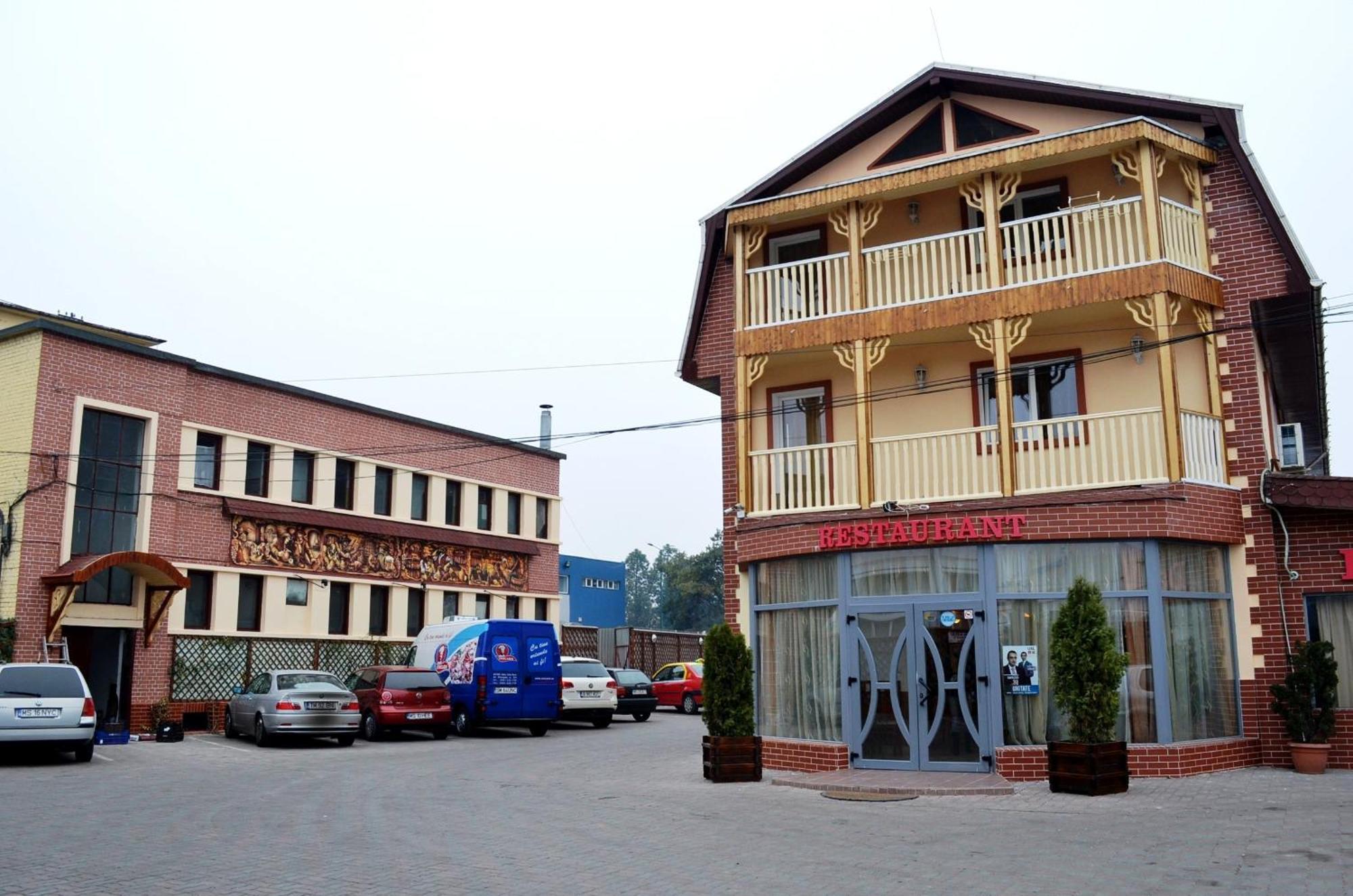Hotel Darina Târgu-Mureş Zewnętrze zdjęcie
