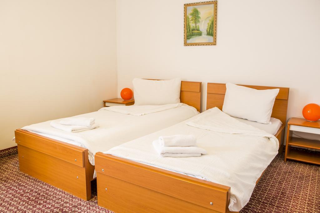 Hotel Darina Târgu-Mureş Zewnętrze zdjęcie