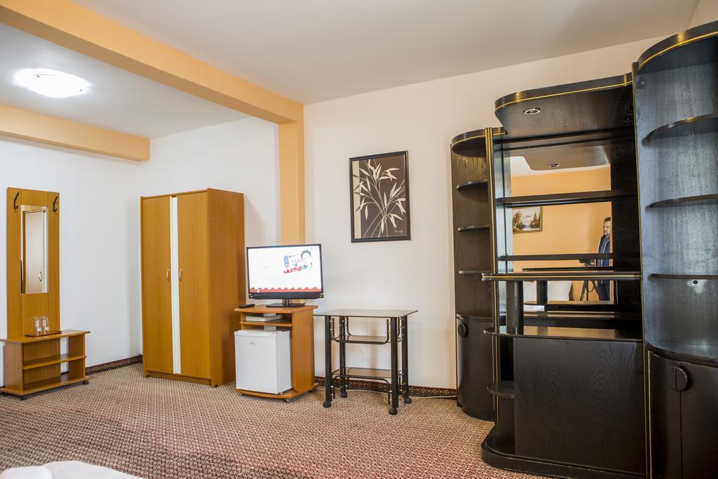 Hotel Darina Târgu-Mureş Zewnętrze zdjęcie